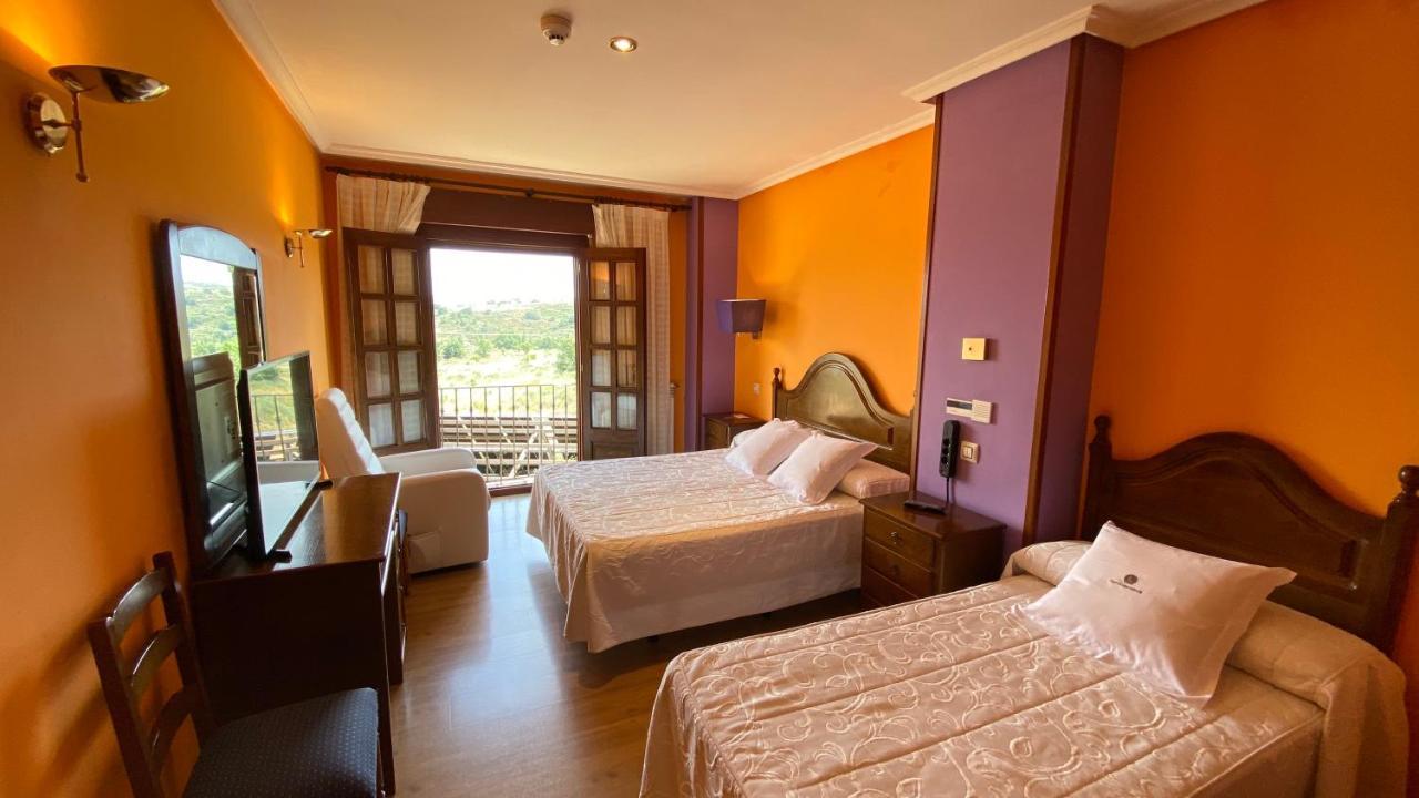 Tierra De Lobos Hotel Puebla de Sanabria Exterior photo