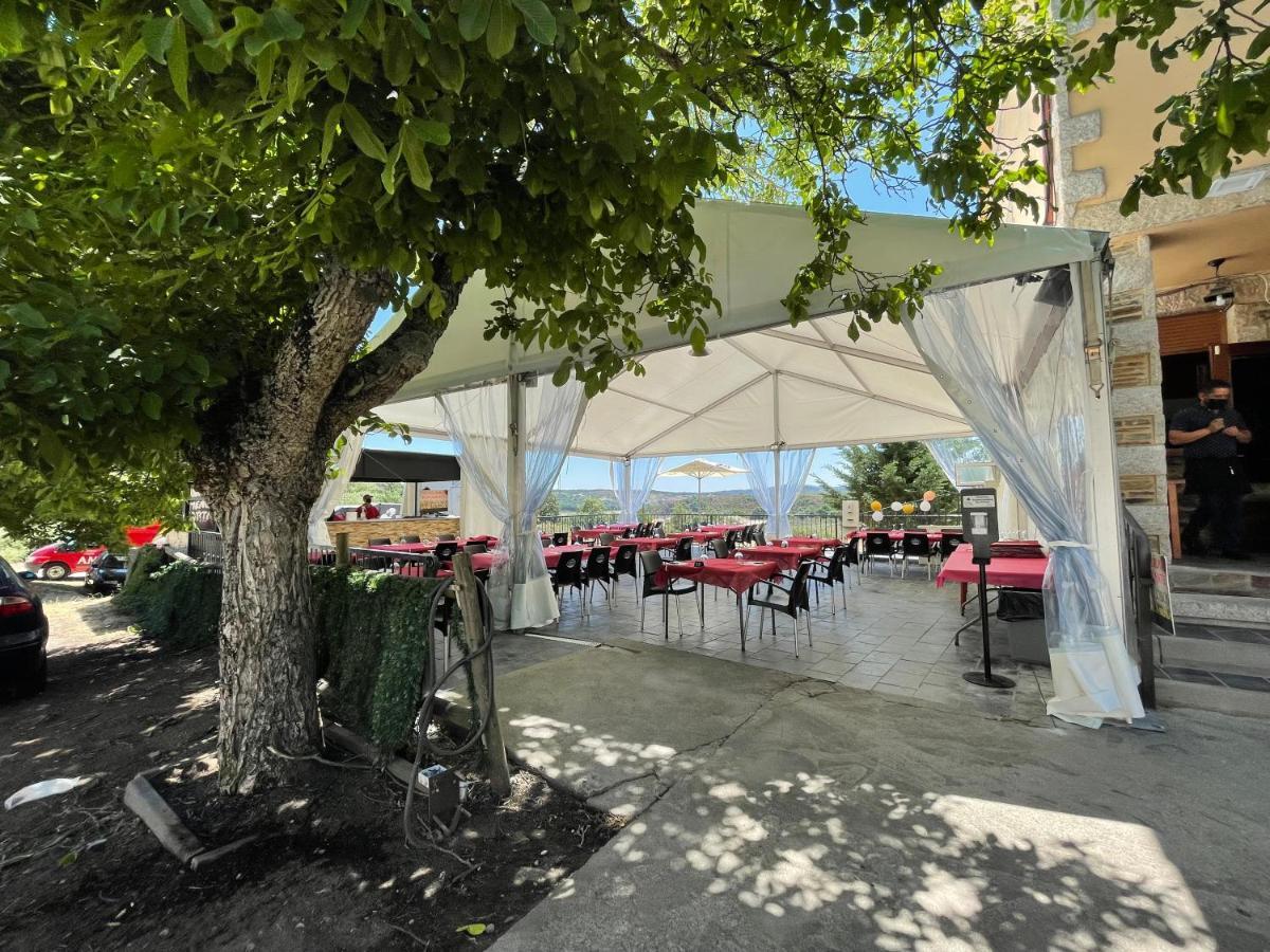 Tierra De Lobos Hotel Puebla de Sanabria Exterior photo
